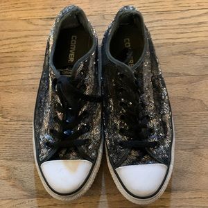 size 8 women’s sparkly converse